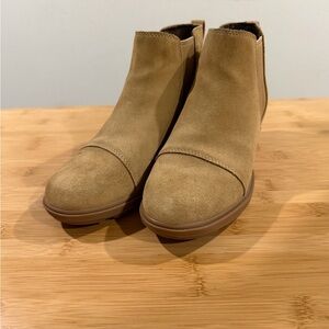 Sorel Evie II Chelsea Boot Waterproof Suede NL5020 Caribou Buff Womens Size 8,5